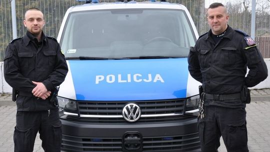 Zatrzymali pędzące auto, okazało się, że kierowca pilnie potrzebuje pomocy. Podziękowania dla policjantów