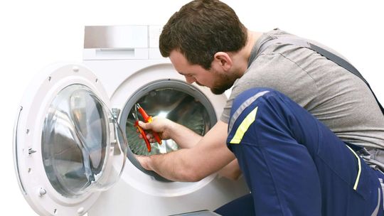 Zaufani fachowcy. Czy każdy sprzęt AGD naprawią skutecznie?