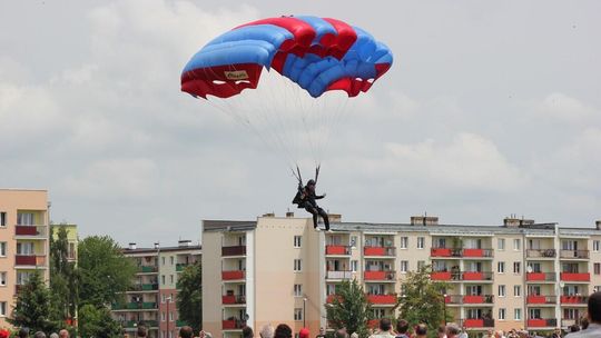 Zawody spadochronowe w Świdniku (zdjęcia)