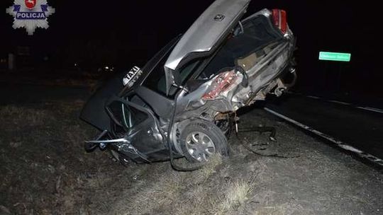 Zawracał na drodze. Wjechał w niego inny samochód