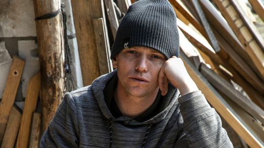 Zawsze wypala znak MT.  Ma go każda łódź z Basonii koło Józefowa nad Wisłą