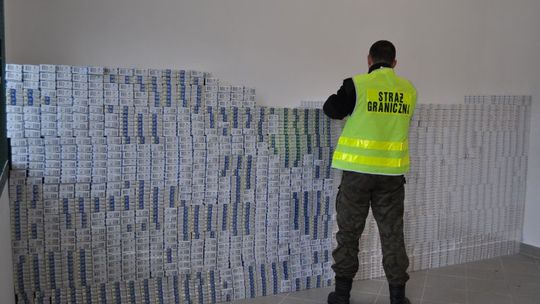 Zbereże. Przemytnicy porzucili samochód z towarem wartym 600 tys. zł