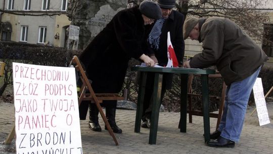 Zbierali podpisy. Chcą Dnia Pamięci Męczeństwa Kresowian