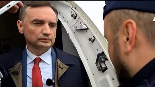 Zbigniew Ziobro zatrzymany na lotnisku. Będzie doprowadzony na komisję ds. Pegasusa