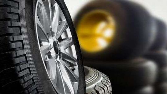 Zbliża się jesień — rozważ zakup opon zimowych
