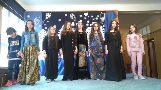 Zdalne nauczanie uczniów z Bezwoli. "Chodzi mi o to, aby dzieci miały codzienny kontakt z nauką"