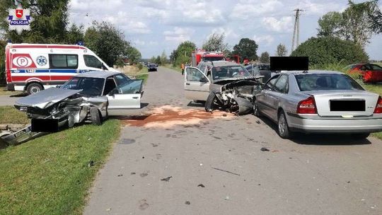 Zderzenie audi, land rovera i volvo. 20-letni kierowca stracił prawo jazdy