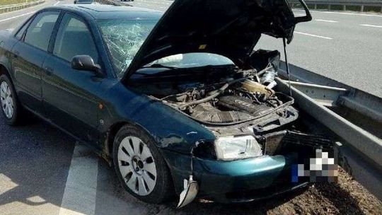 Zderzenie audi z cysterną. Jeden z kierowców nie miał prawa jazdy 