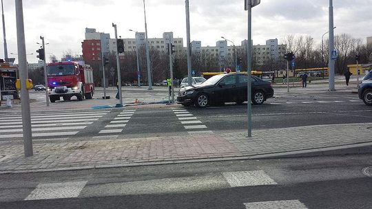 Zderzenie aut na Czechowie: Jedna osoba jest ranna