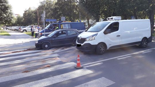 Zderzenie aut na skrzyżowaniu ul. Kasztanowej i Niepodległości. Są utrudnienia