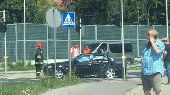 Zderzenie aut na Zelwerowicza. Możliwe utrudnienia w ruchu