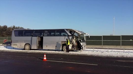 Zderzenie autokarów na trasie Warszawa-Lublin. Jeden z nich przewoził dzieci