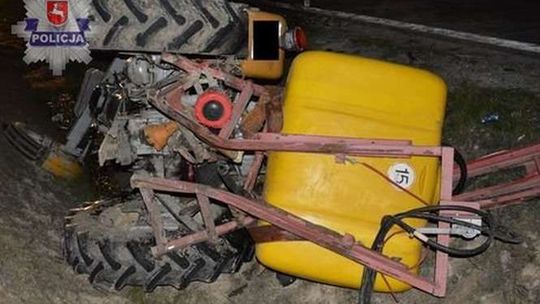 Zderzenie ciągnika i subaru. Kierowca traktora trafił do szpitala