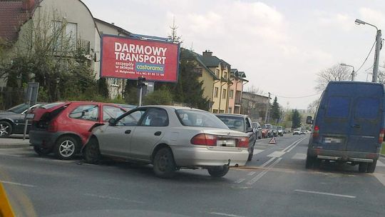 Zderzenie czterech aut na ul. Dywizjonu 303 w Lublinie