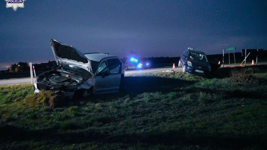 Zderzenie na drodze wojewódzkiej. Cztery osoby ranne, droga zablokowana na kilka godzin