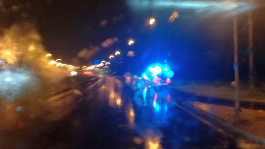 Zderzenie samochodów na al. Solidarności w Lublinie. Potrącenie pieszej na ul. Willowej