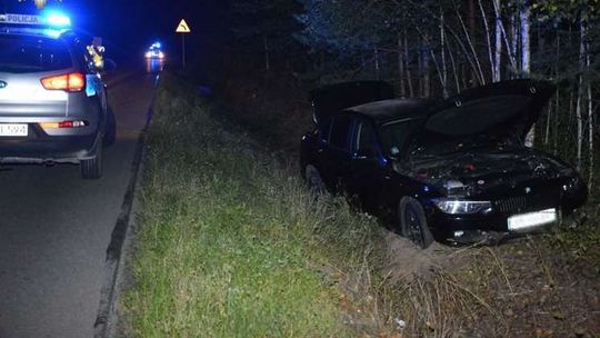 Zderzenie samochodu z motorowerem. 16-latek w szpitalu