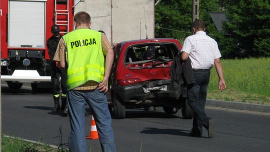 Zderzenie volkswagena z fiatem. Cztery osoby ranne (zdjęcia)