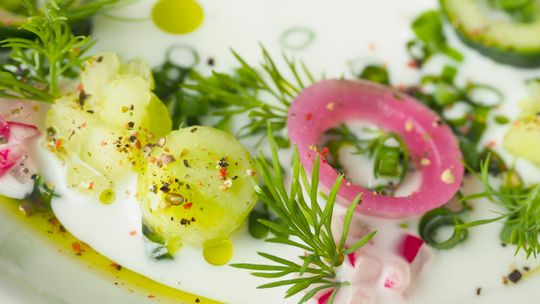 Zdrowa kuchnia na upały. Co zjeść gdy jest gorąco? Najlepsze przepisy