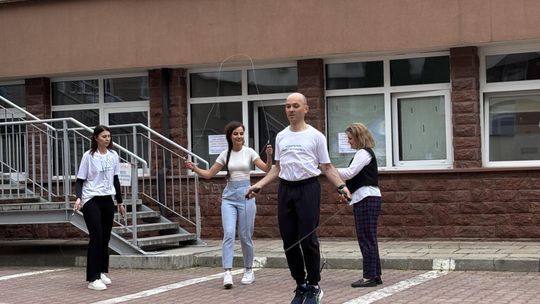 Ze skakanką przeskoczyli Mukowiscydozę