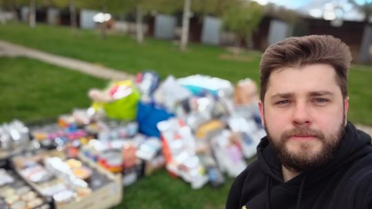 Mieszkańcy Świdnika zebrali ponad 1,5 tony karmy dla zwierząt w ramach akcji upamiętniającej Łukasza Litewkę.