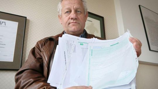 Żeby dostać zasiłek, musi mieć świadectwo pracy. A jego pracodawca zmarł