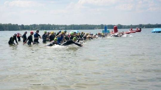 "Żelazny Triathlon” nad jeziorem Białym. Zawody dla dwustu ludzi z żelaza