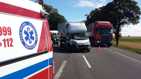 Zemborzyce Tereszyńskie: Bus najechał na tył ciężarówki