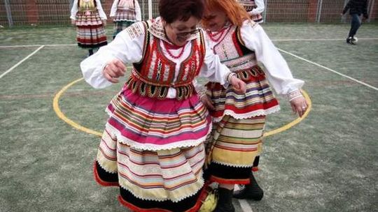 Zespół \"Jarzębina\" śpiewa nowe \"Koko...\" po Euro 2012