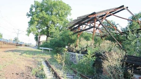 Zgliszcza straszą koło dworca