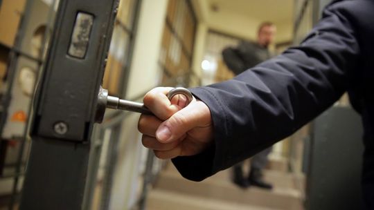 Zgłosił się, że chce odbyć karę dwóch lat pozbawienia wolności