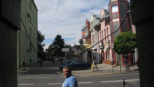 Zgłosił wiszący kabel zagrażający przechodniom. Co zrobili urzędnicy?