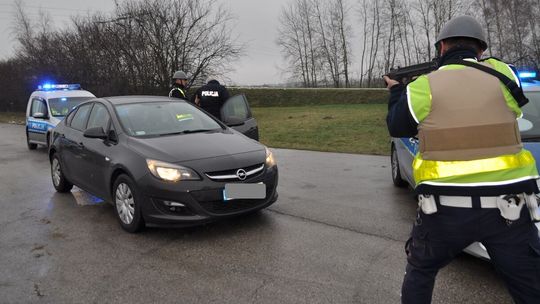Zgłoszenie o napadzie na bank i uzbrojonych napastnikach. Akcja "Blokada 2022"