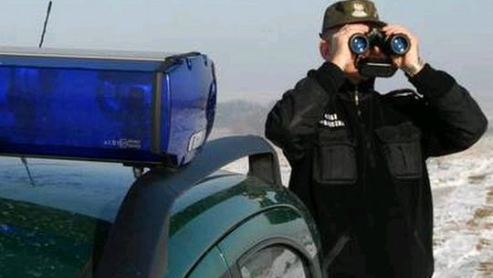 Zgubili się nad Bugiem, znaleźli się na drzewie. Kompletnie wyczerpani