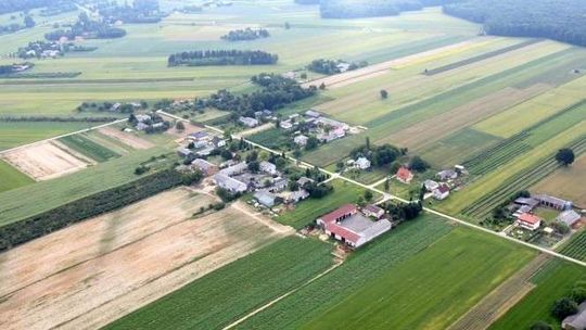 Ziemia rolna przestała drożeć. Transakcji o połowę mniej
