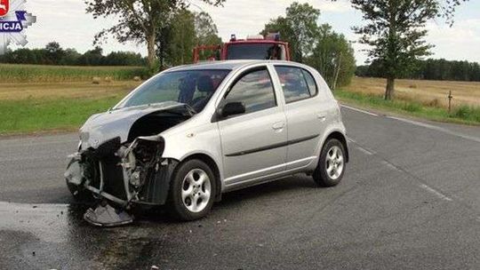 Zignorowała znak "Stop". Dwie osoby ranne
