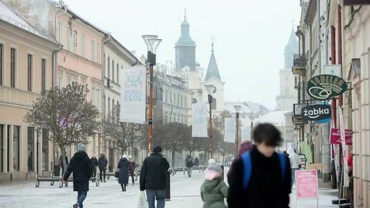 Zima nie wybacza obojętności. Służby monitorują sytuację bezdomnych