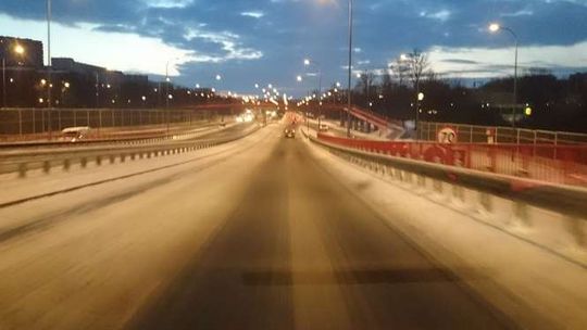 Zima w Lublinie i regionie. Trudne warunki na drogach [zdjęcia]