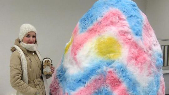 Zimowa Wielkanoc. Zając i pisanki ze śniegu (Wasze zdjęcia)