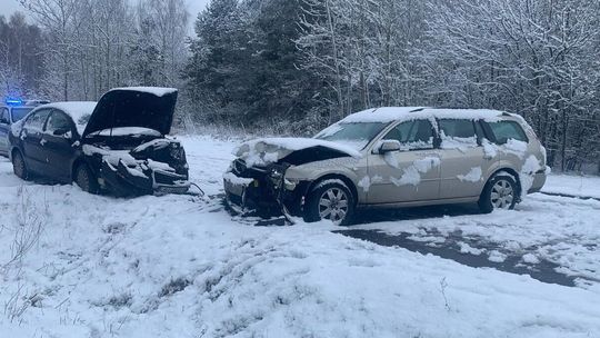 Zimowe warunki na drogach zbierają żniwo. Wypadki w regionie