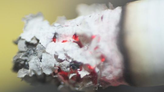 Złamał przechodniowi nos, bo nie dostał papierosa