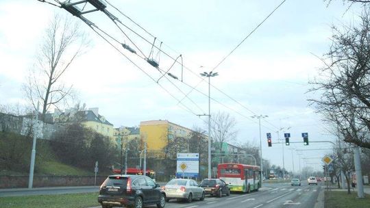 Źle powiesili trakcję trolejbusową. Miasto wyda pieniądze na poprawki?