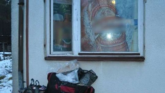 Złodziej był w sklepie, kiedy przyjechali policjanci. Gdzie się ukrył?