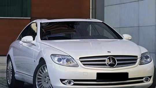 Złodziej ukradł luksusowe auto policji