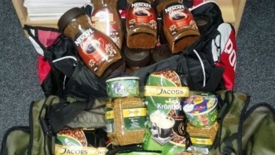 Złodzieje wpadli po kawę do supermarketu
