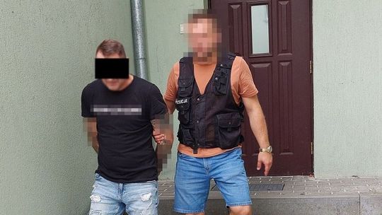 Złodzieje z Mazowsza ukradli dwie toyoty z parkingów 