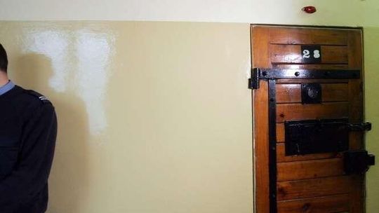 Zmarł w celi, bo uznali, że jest pijany. Zostawił żonę i sześcioro dzieci