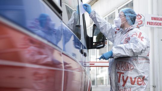 Zmarło 18 pacjentów zakażonych koronawirusem w Polsce. Najmłodsza osoba miała 31 lat