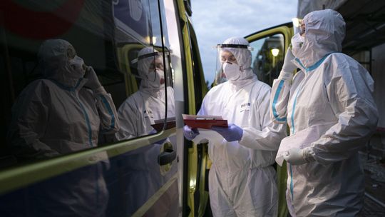 Zmarło 9 osób, nowe zakażenia koronawirusem w całej Polsce. Dane z dziś