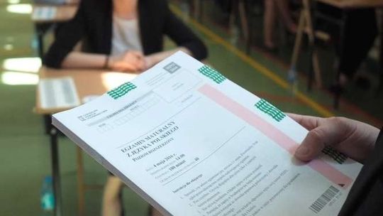 Zmarnowali uczniom rok, bo OKE błędnie oceniła prace maturalne. "Nie policzyli 40 proc. punktów"